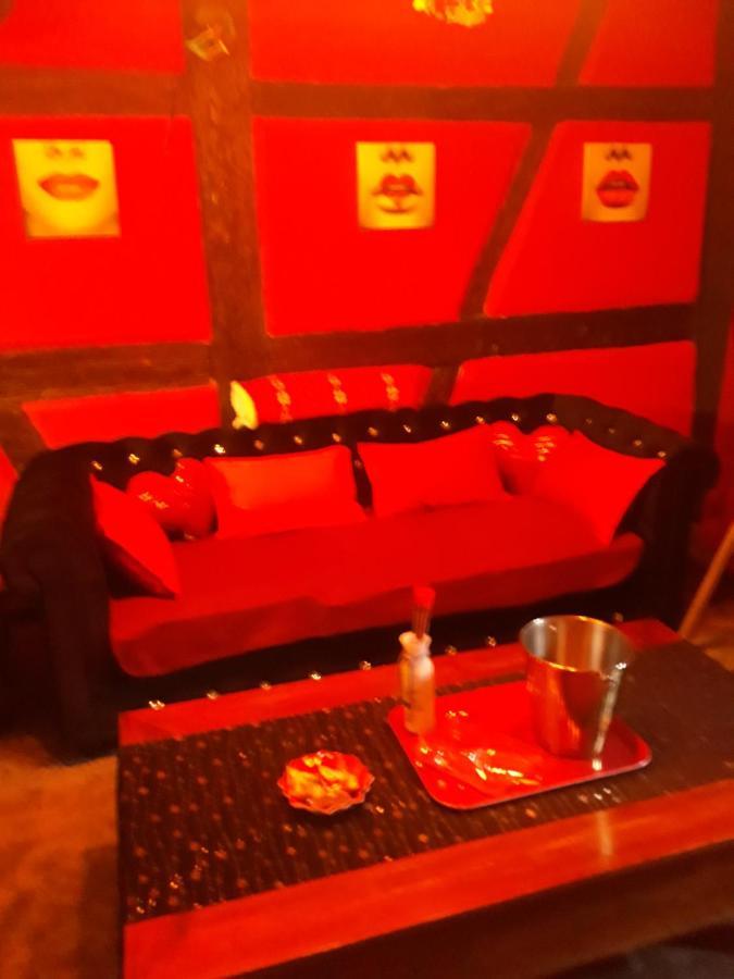 Love Room Le Rouge Et Noir Barr Exterior foto