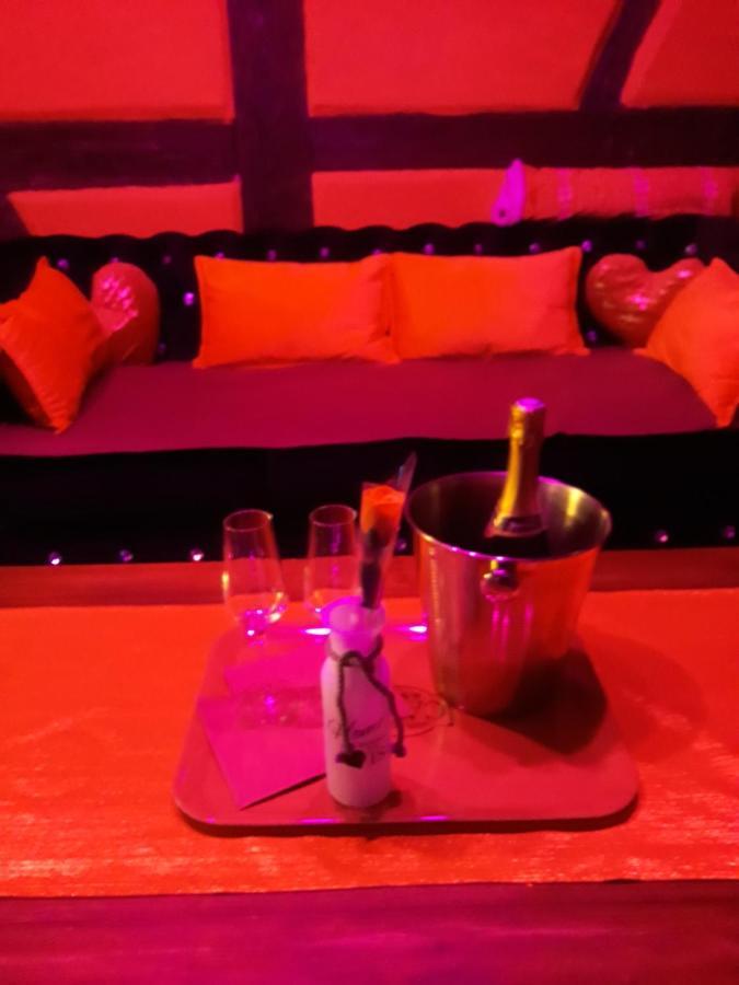 Love Room Le Rouge Et Noir Barr Exterior foto