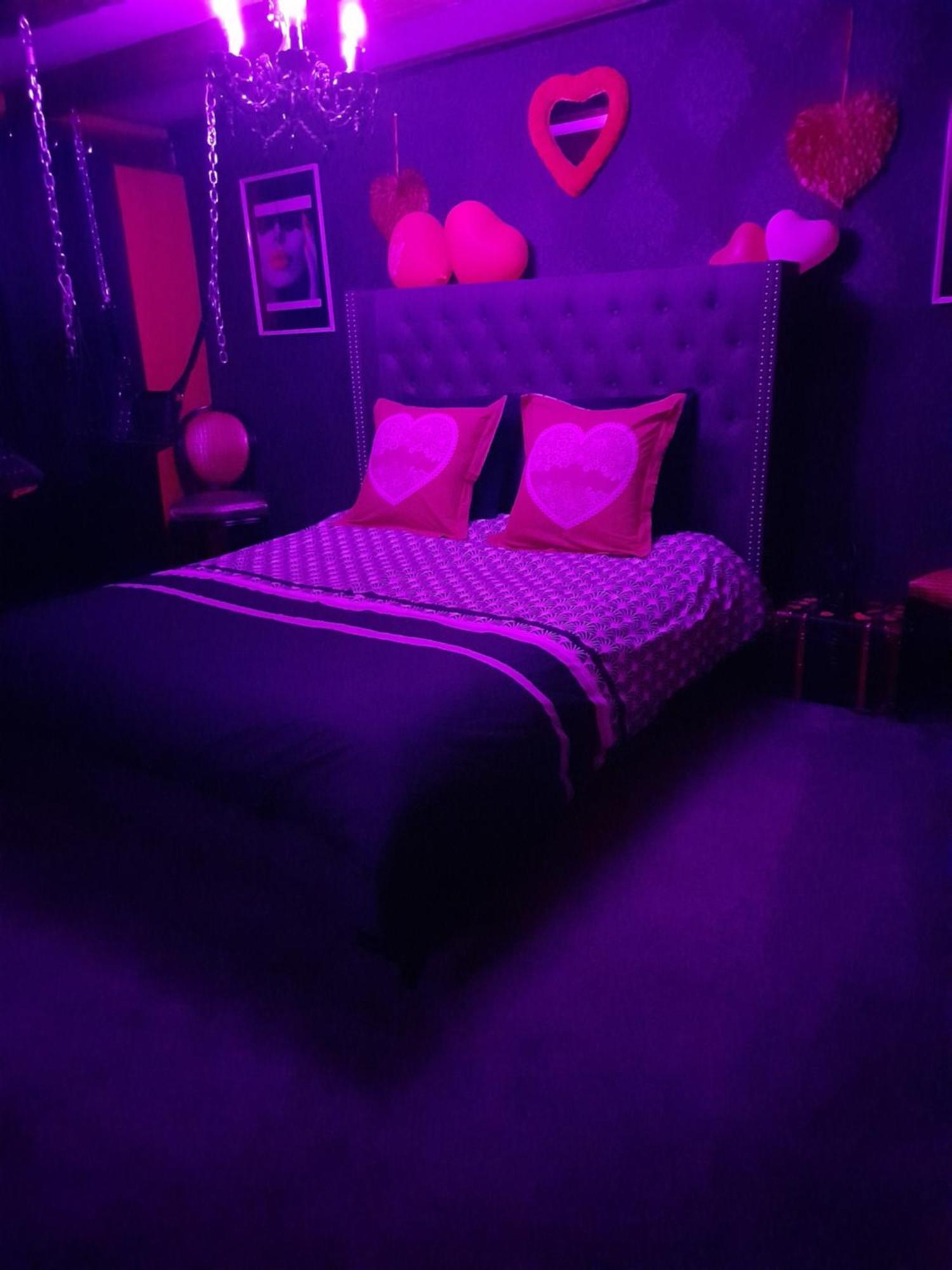 Love Room Le Rouge Et Noir Barr Exterior foto