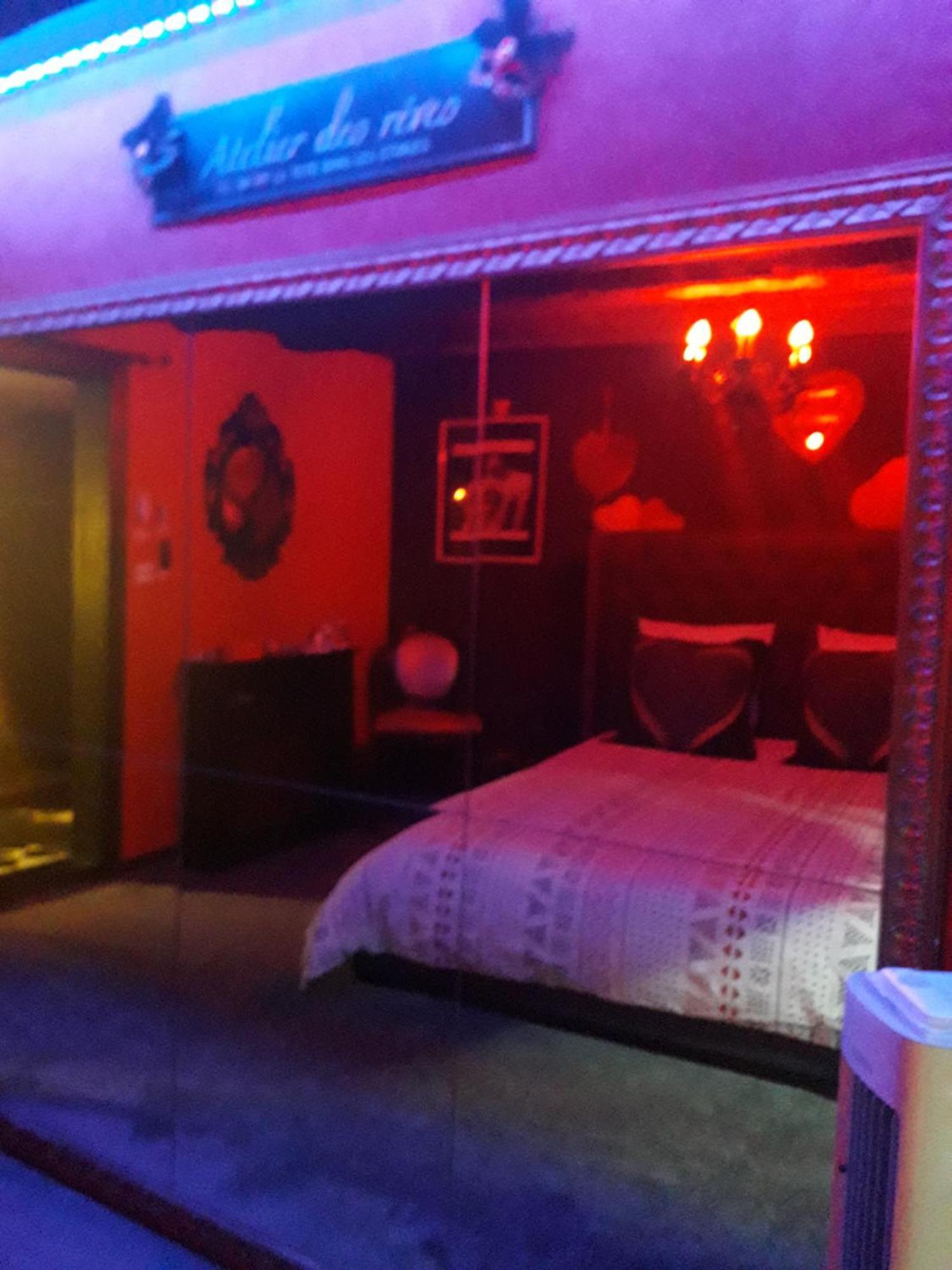 Love Room Le Rouge Et Noir Barr Exterior foto